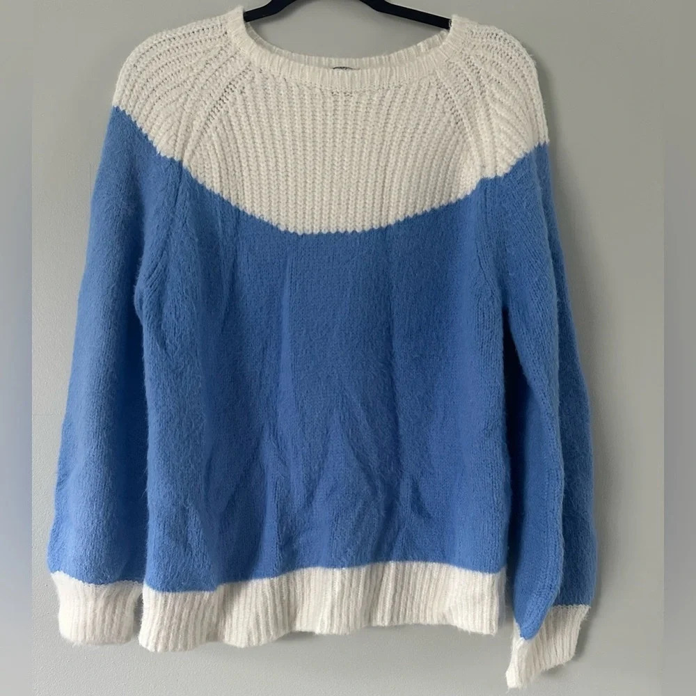 Frnch Blue And White Sweater Size M-L NWOT